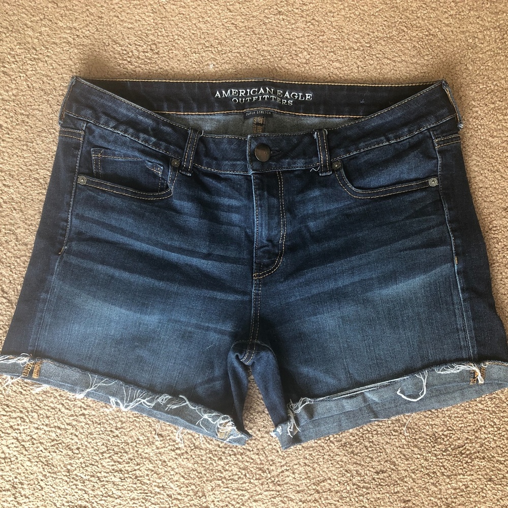 AMERICAN EAGLE  HIGH WAISTED DENIM SHORTS